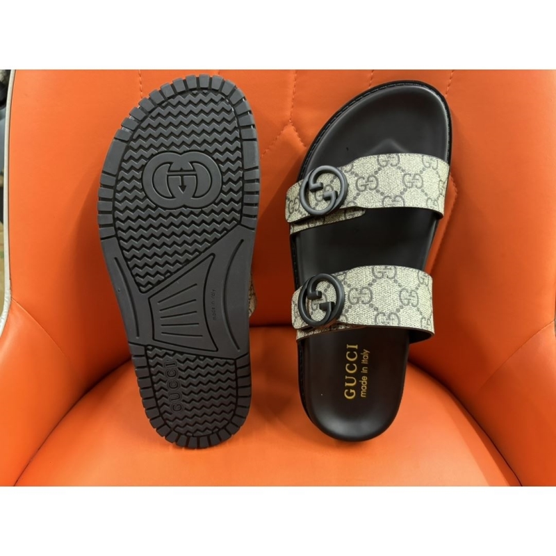 G*u*i slippers